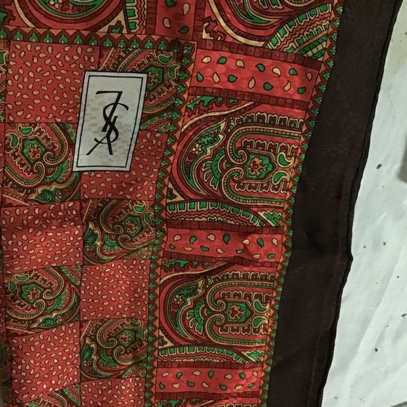 YSL Large Scarf. - Picture 2 of 6